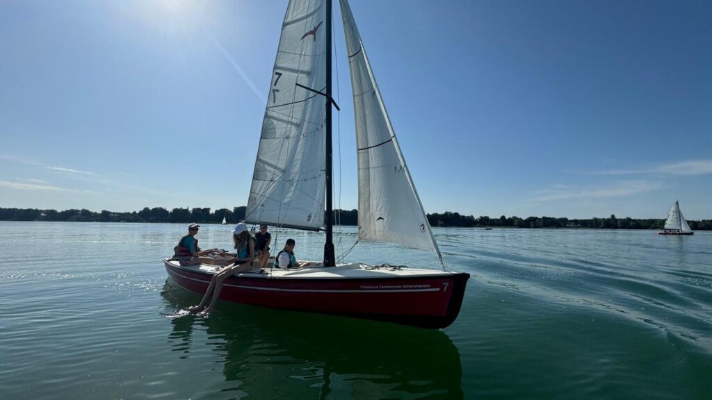 Segeln am Chiemsee am Schloss Stein mit camps for friends