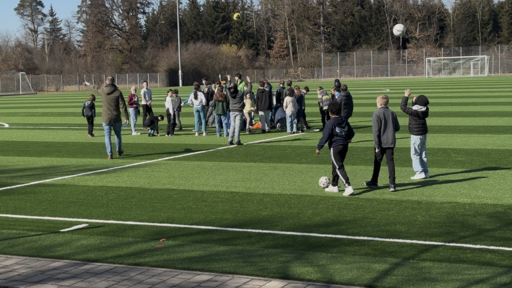 Außengelände der Sportschule Oberhaching. Veranstaltungsort des City Camps der camps for friends in München.